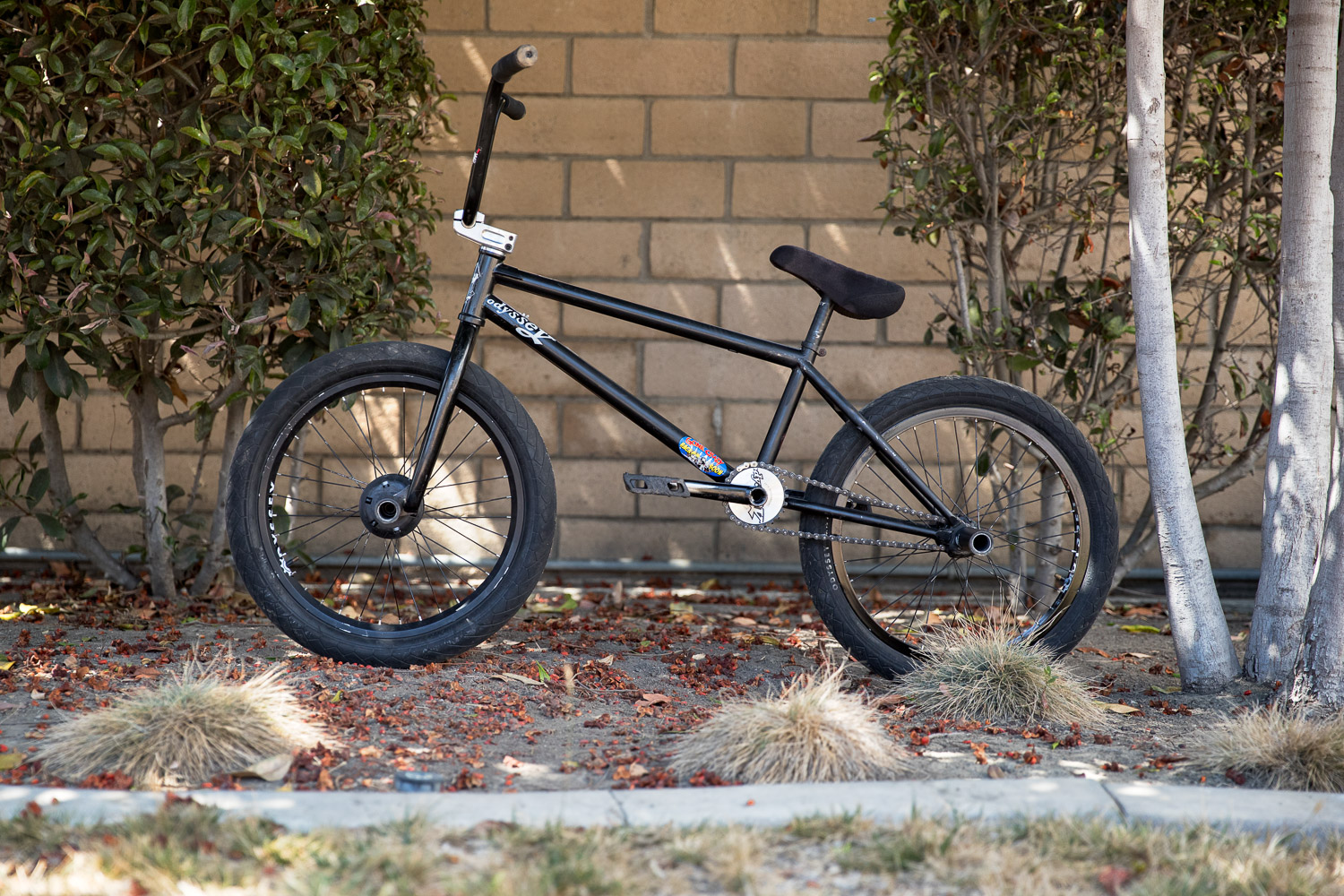 Manopole BMX Odyssey Travis: Modello Signature Travis Hughes, Lunghezza 165mm, Impugnature Morbide Multidirezionali, Con Estremità Incluse